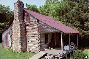 Gertrude Grubb Janeway's log cabin in Blaine, Tennessee